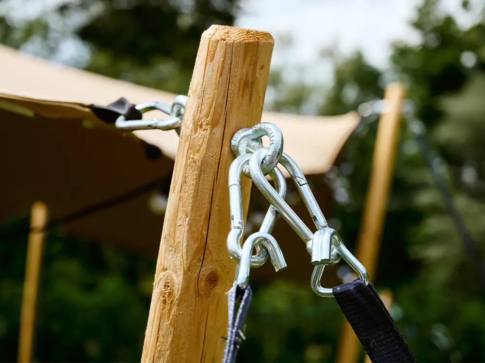 Stretchtent 4,5x6 m: palenset + verankering